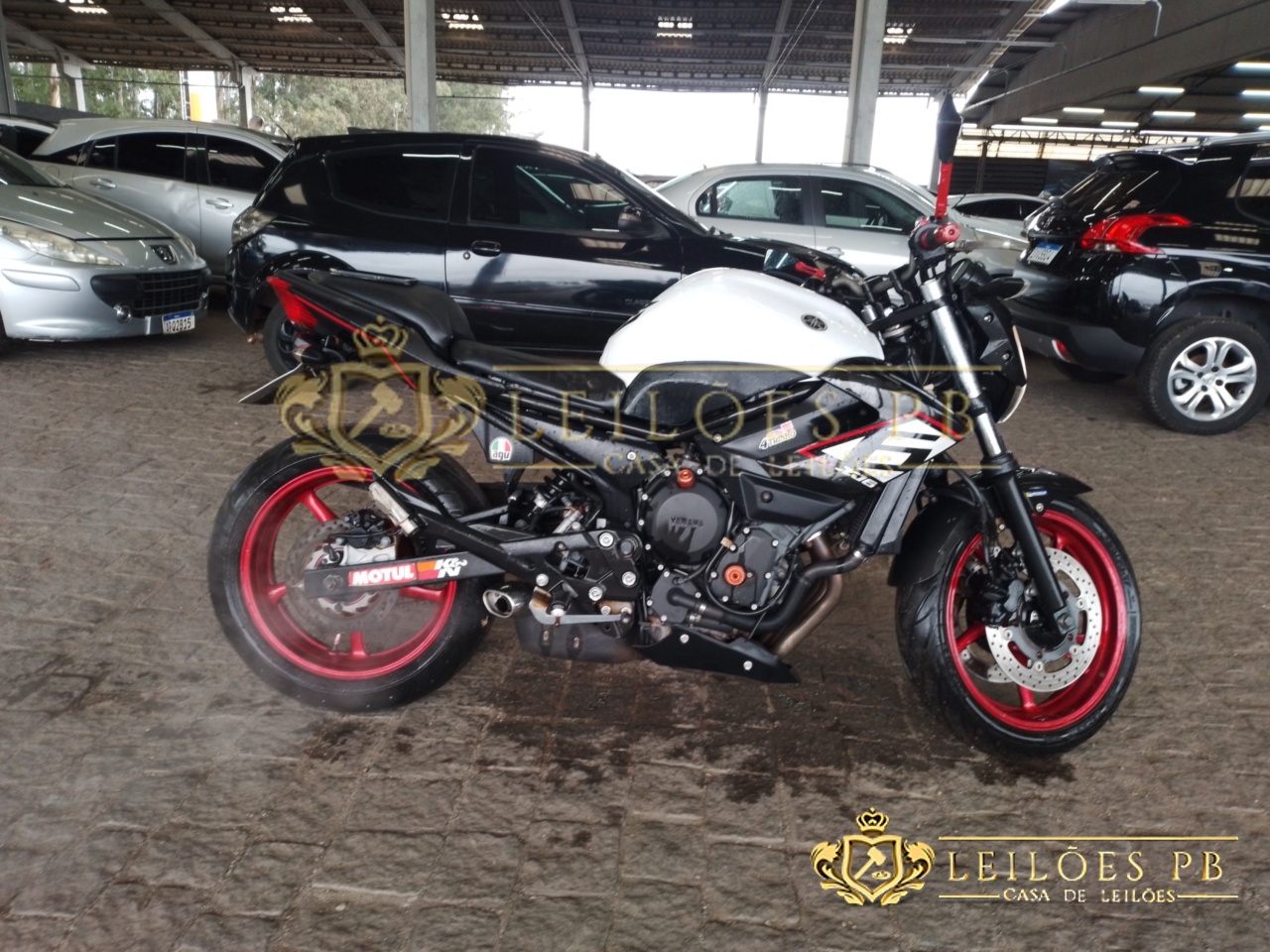 LOTE 32 YAMAHA/XJ6 N ABS GASOLINA 2015/2016
